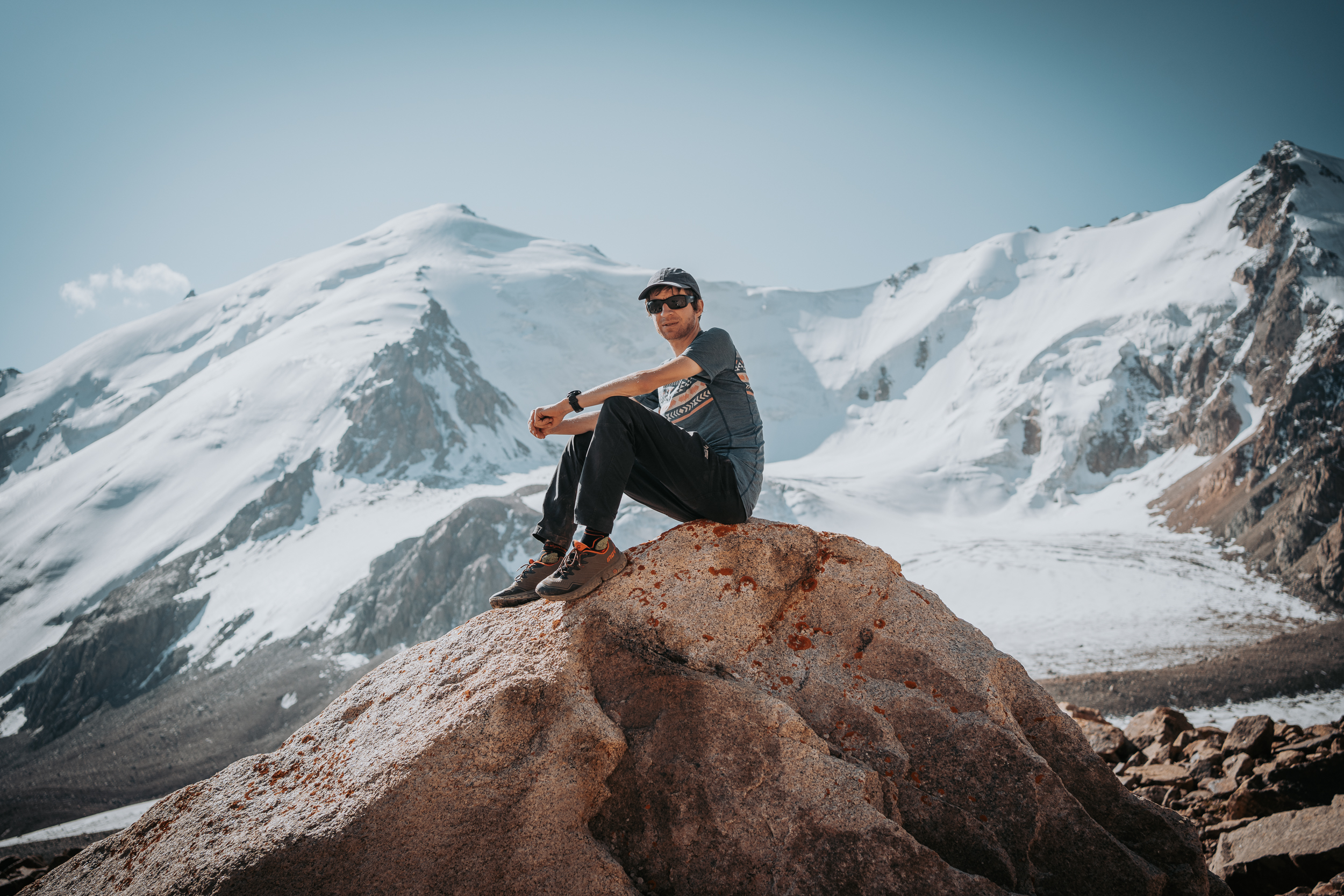 S ROCFLY G 350 přes ledovcová sedla v Kazachstánu 